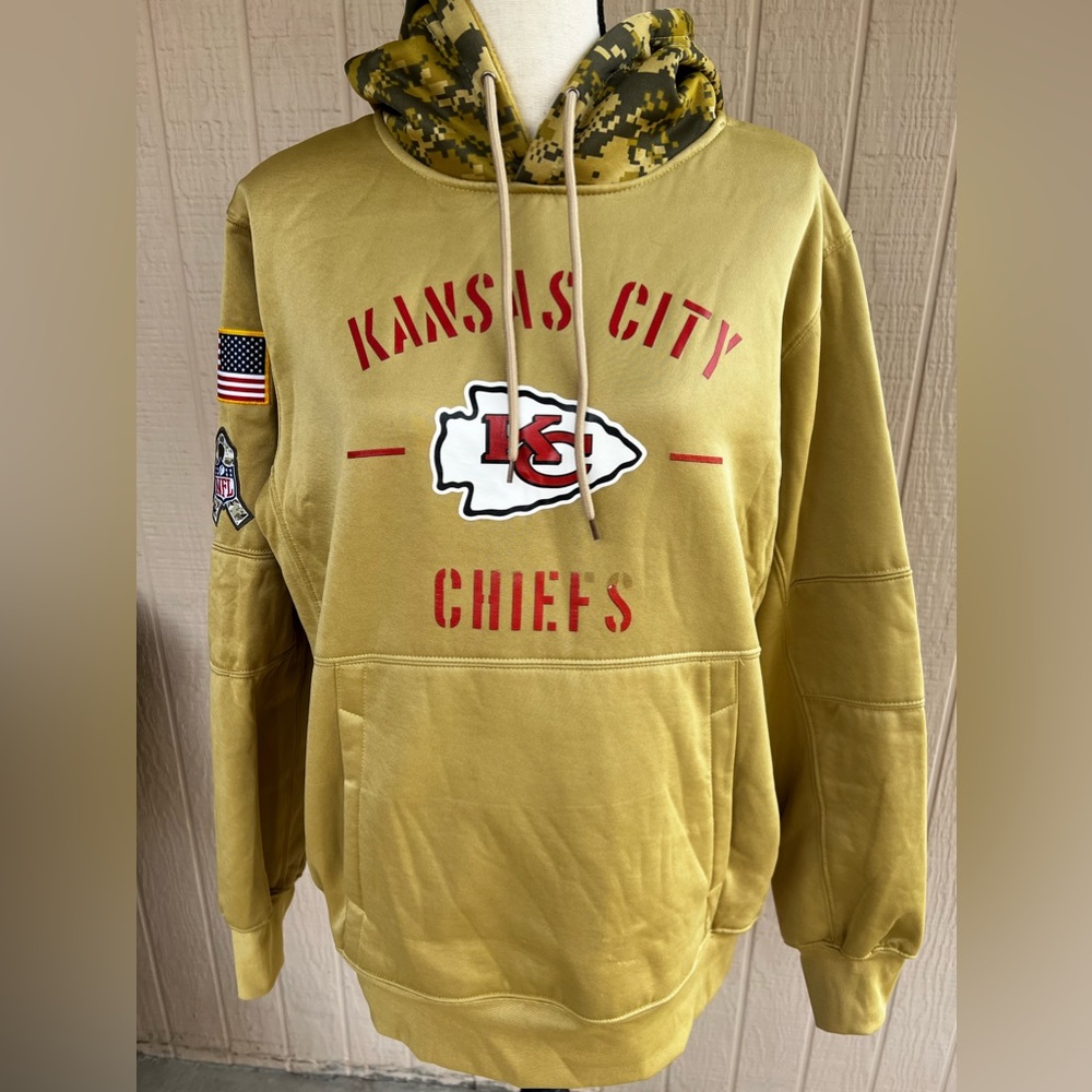 🏈💛❤️KANSAS CITY CHIEFS, NFL, LIGHT TAN, MILITARY HOODIE. LADIES MEDIUM
